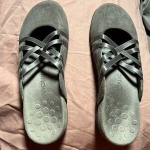 Vionic “Claire” size 10, Like New